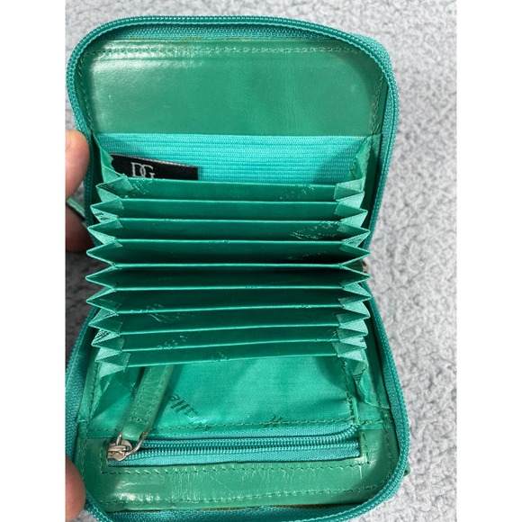 WalletBe Wallet Green Leather Accordion Zip Around - Picture 10 of 10